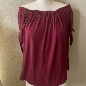 Off the shoulder burgundy top   2 for $10✨